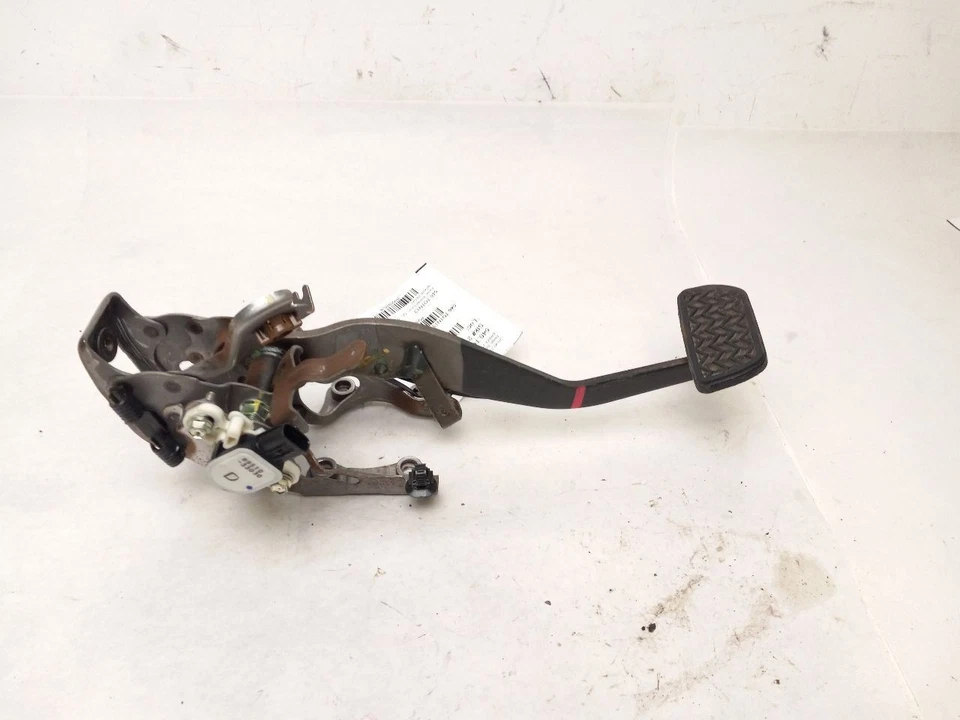 PEDAL DE FRENO PARA TOYOTA PRIUS C 2013 OEM Foto 4 de 4