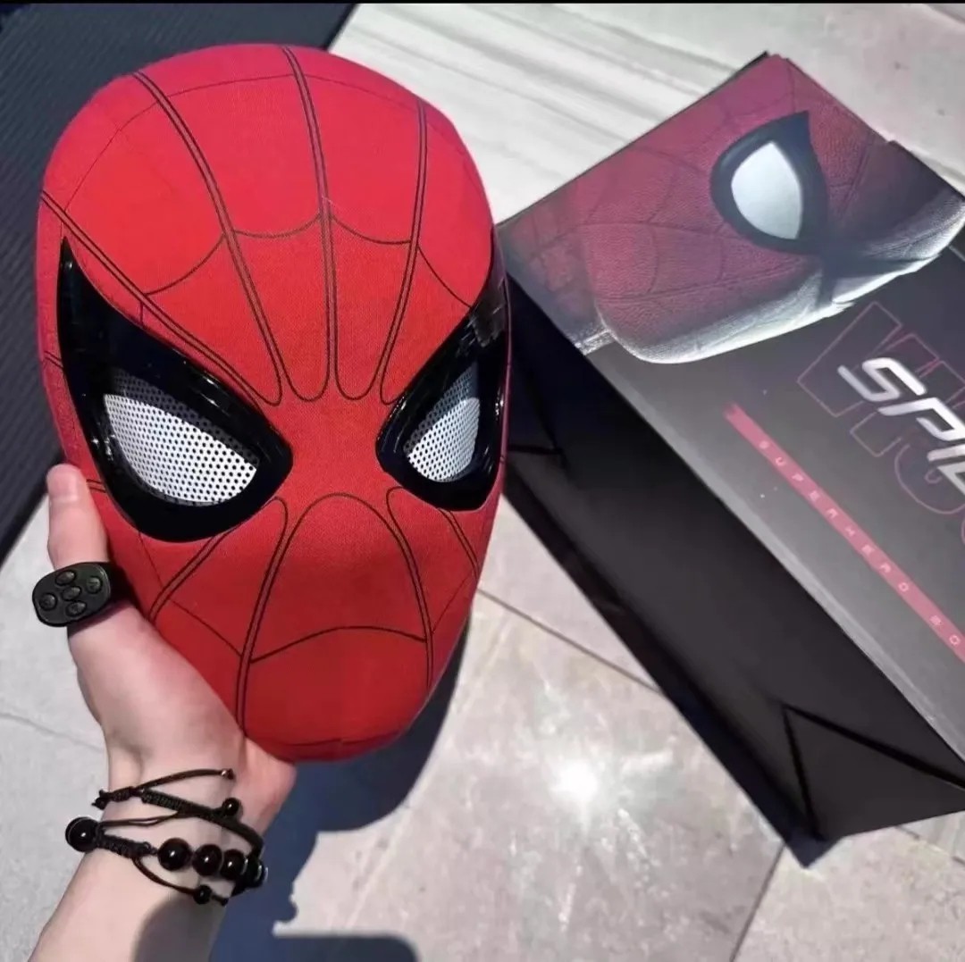 Spider-Man Mask Moving Arachnid Eyes Chin Control Eyes Helmet Masks Props Gift