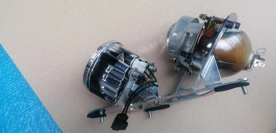 LOTUS Elise-Exige S2 Scheinwerferhalter / Optik vorne rechts A117M0092S - Bild 2 von 4