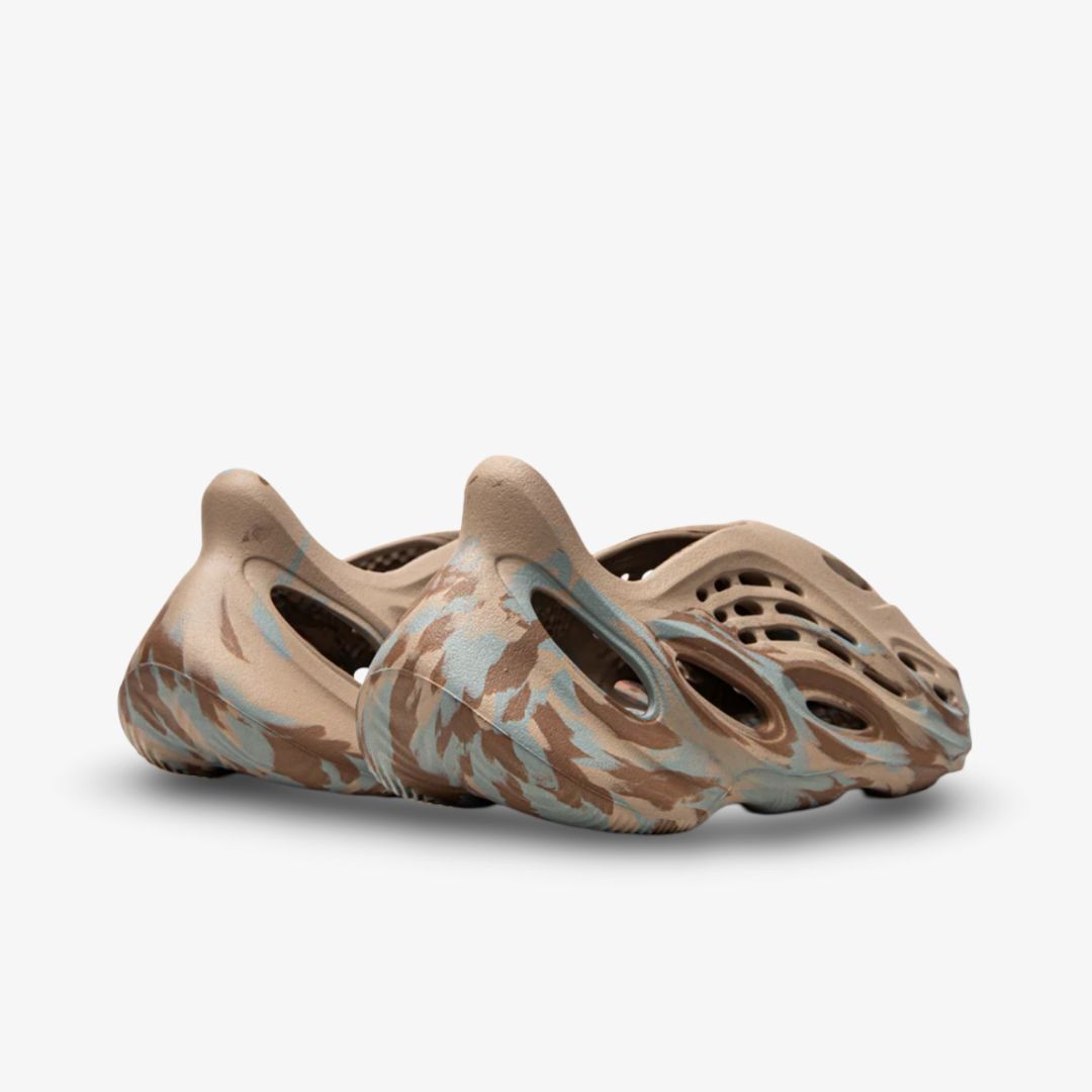 靴 adidas YEEZY FORM RUNNER STONE SAGE us9 Adidas Yeezy Foam Runner Stone Sage Kanye West 2022 (GX4472