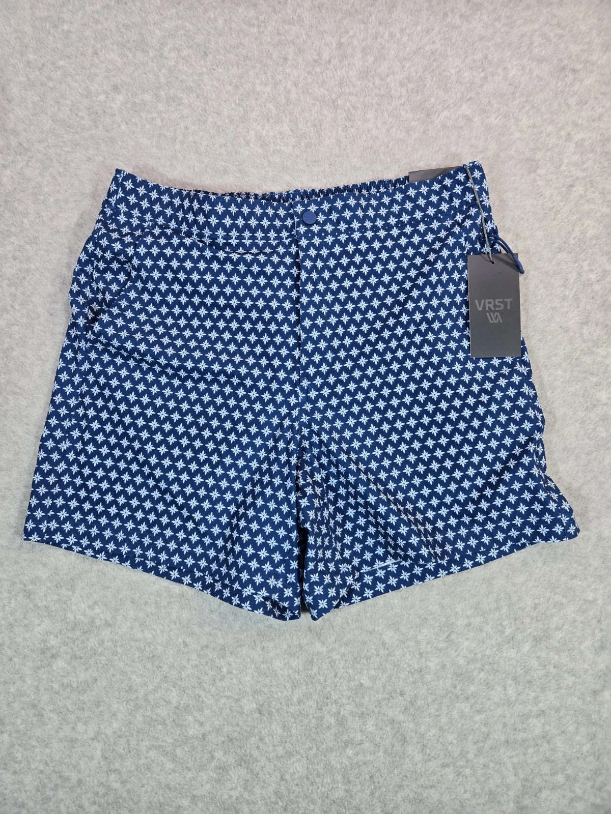 VRST Mens Resort Shorts 6" Quick Dry Size Medium Deep Denim