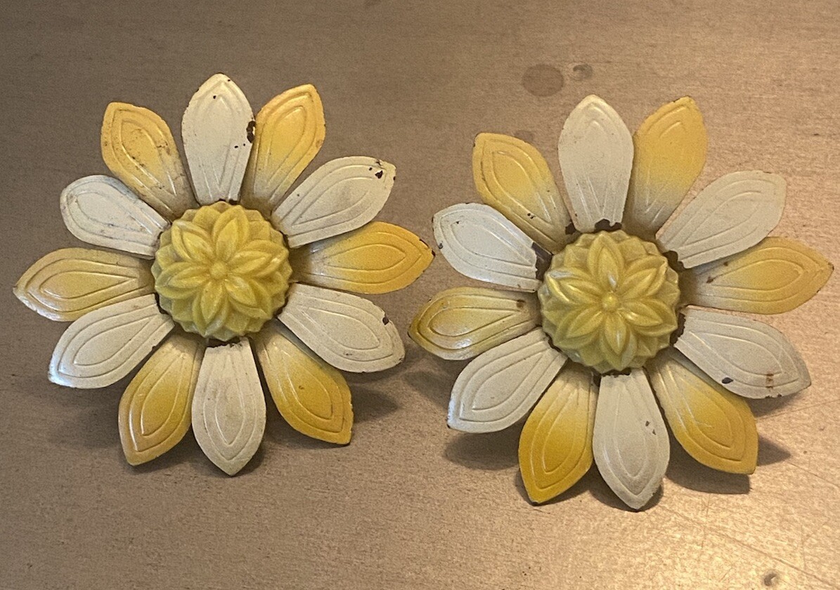 Vintage Yellow Metal Flower Curtain Tie Back Pins Set of 2 Plastic Center