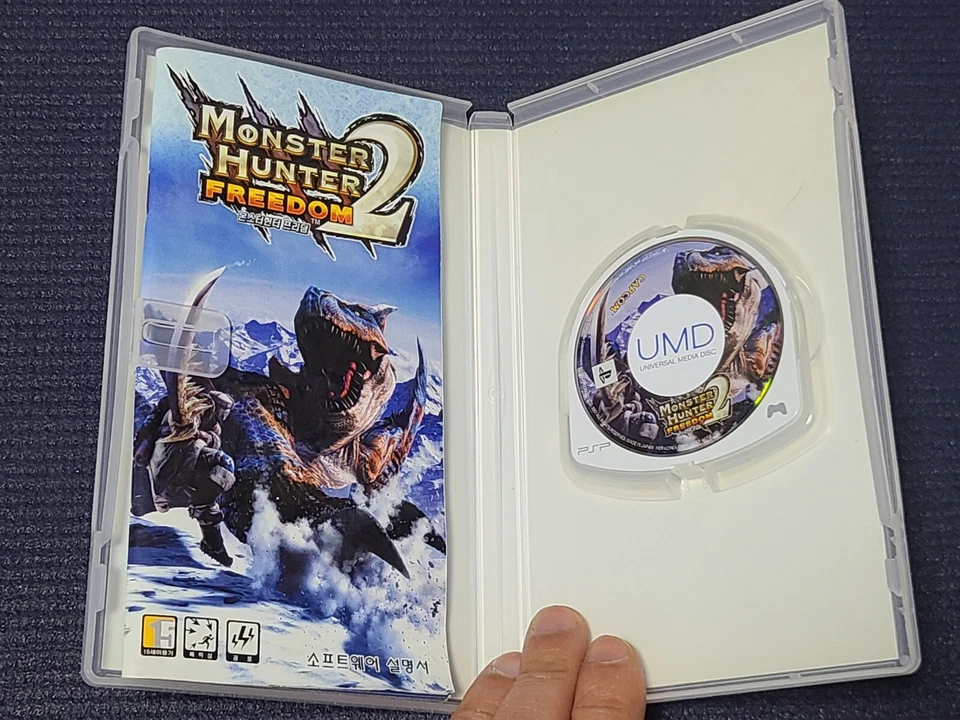 Sony PlayStation Portable Monster Hunter 2 Freedom Korean Version Retro Game PSP - Image 4 of 4