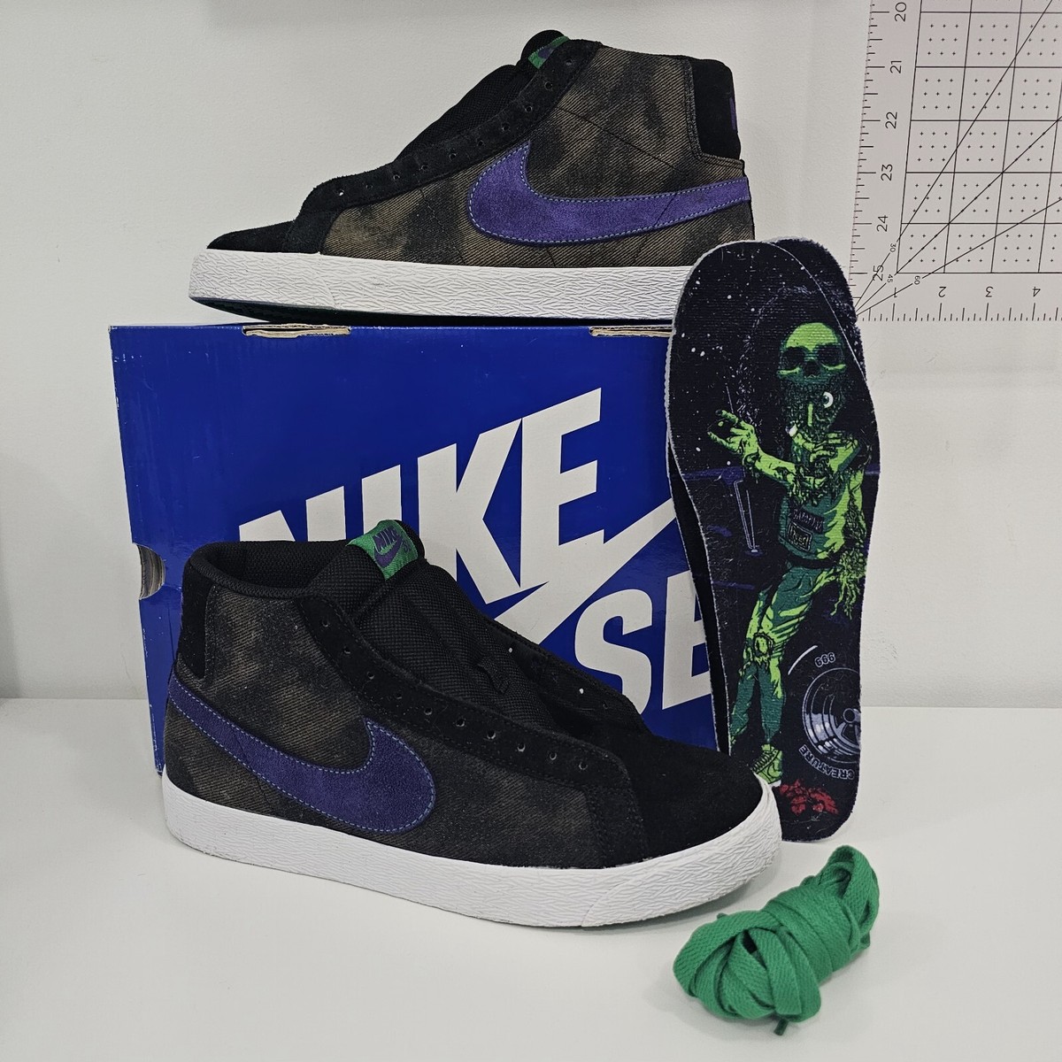 Vintage 2010 Nike Blazer SB x Creature Skateboards 310801 Vintage 2010 Nike Blazer SB x Creature Skateboards 310801
