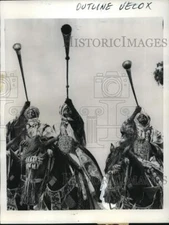 1956 Press Photo Trumpeters welcome Queen Elizabeth II & royalties in Nigeria