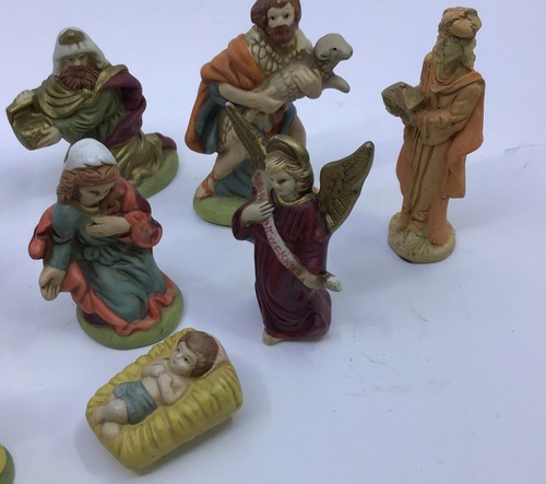 10 Pieces Hand Painted Ceramic Nativity Set Christmas Vintage - Picture 3 of 5