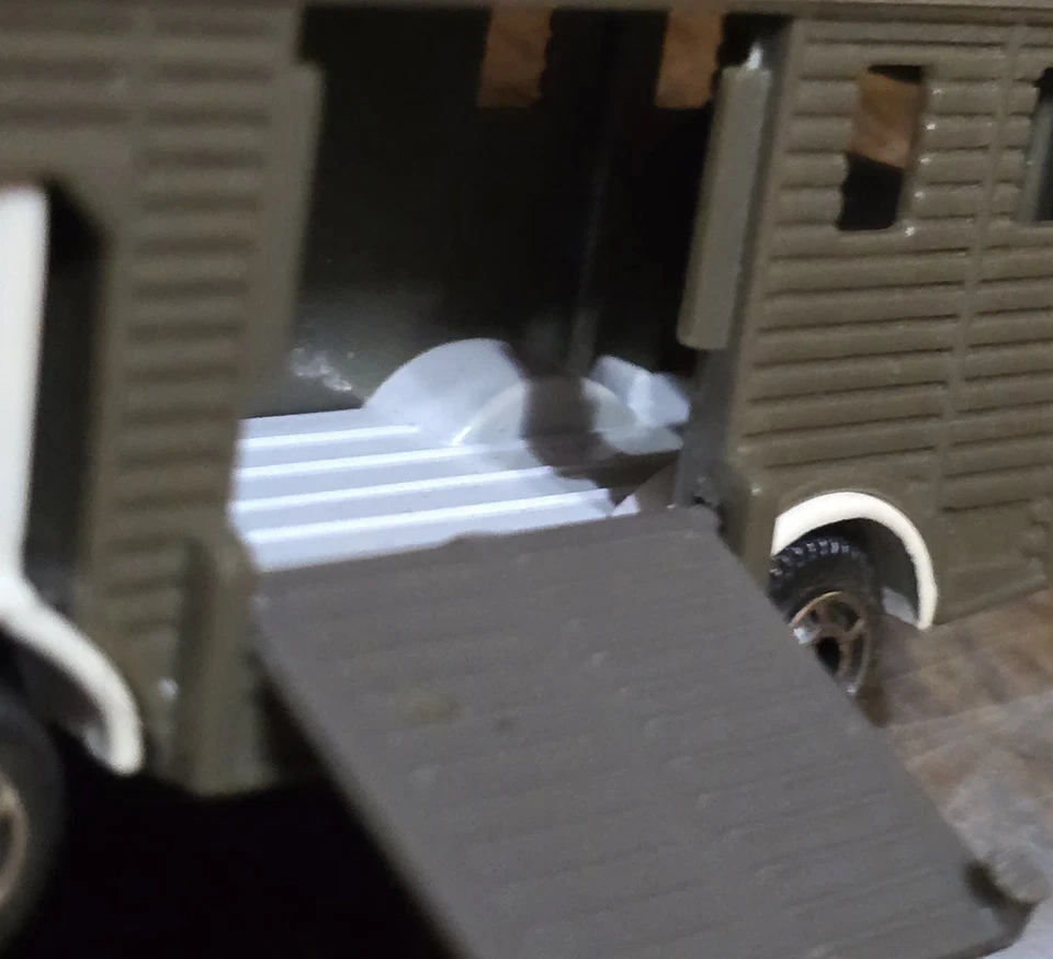 Camión diecast 3" MotorMax (6037) Bedford Horse Box 1/64 cabina blanca caja gris oscuro Foto 2 de 4