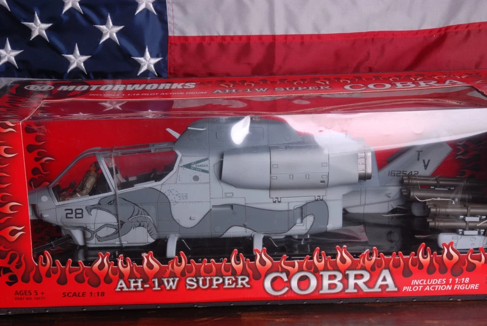 ¡Raro! Helicóptero Super Cobra 21st Century Toys 1:18 AH-1W nuevo con buena caja Foto 2 de 4