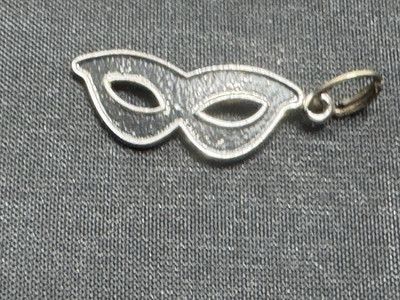 D-099 Wells 925 Sterling Silver Masquerade Mask Drama theatre Halloween Charm