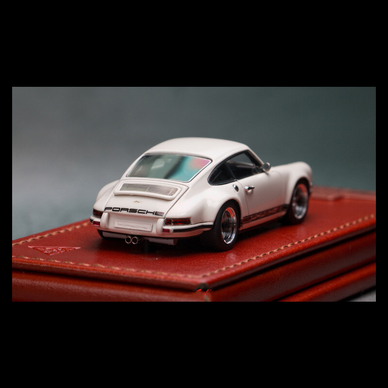Make Up Titan 64 1:64 Resin Car Model Porsche Singer 911 964 Coupe