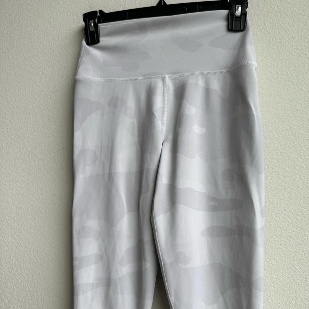 alo-yoga high-waist camo vapor compresses lift preppy leggings