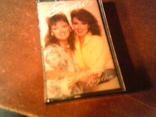 THE JUDDS ROCKIN' WITH THE RHYTHM CASSETTE TAPE