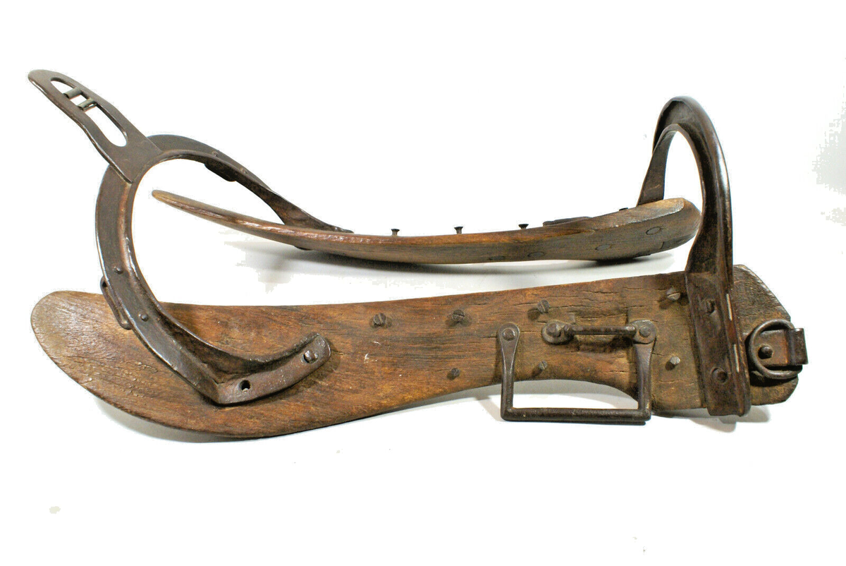 Cloche d'écurie en fer forgé HKM