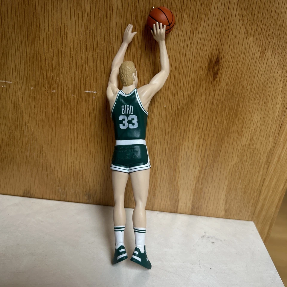 Vintage Hallmark Larry Bird Collectors Series Ornament, Trading Card Included - Imagem 4 de 4