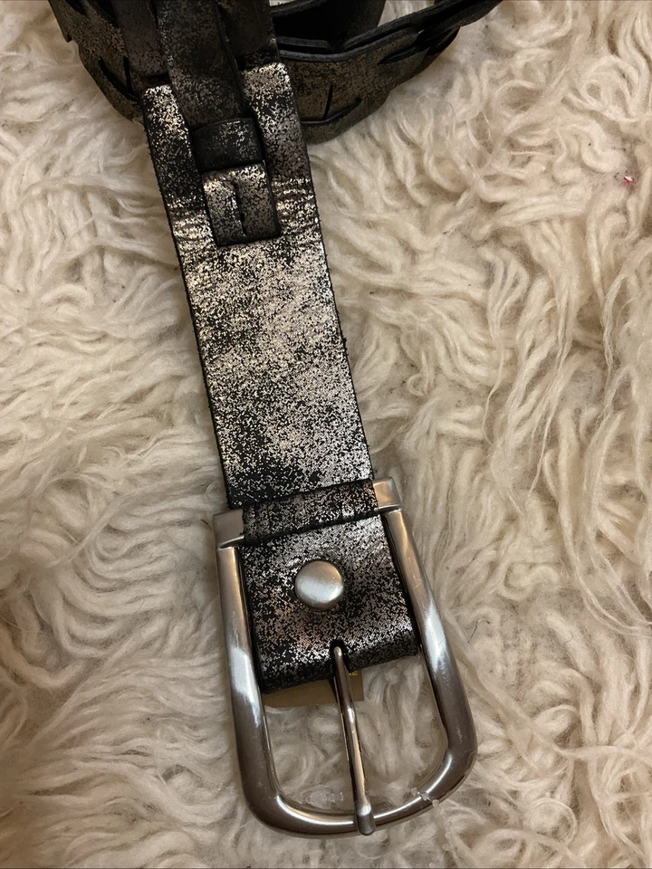 Cinturón Patricia Nash Cuero Tono Plata Pequeño Foto 2 de 4