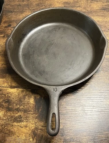 Vintage Wagner Ware No. 10 Cast Iron 11 3/4 inch Pan Skillet