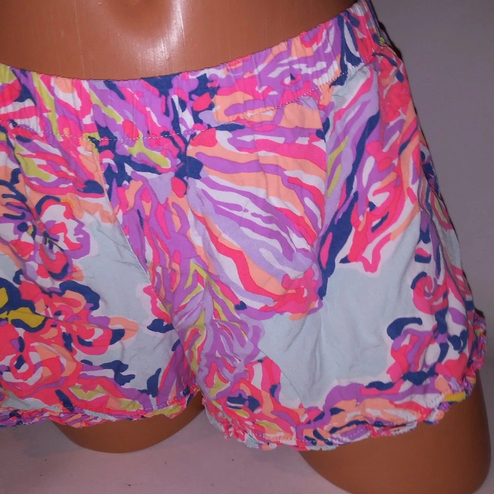Шорты Lilly Pulitzer средние цветной принт 100% вискоза оборка внутренний шов 2 дюйма - Изображение 4 из 4