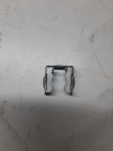 Halteklammer Klammer Halter Einspritzdüse Mercedes A150 Bj.2005 70kw Benzin