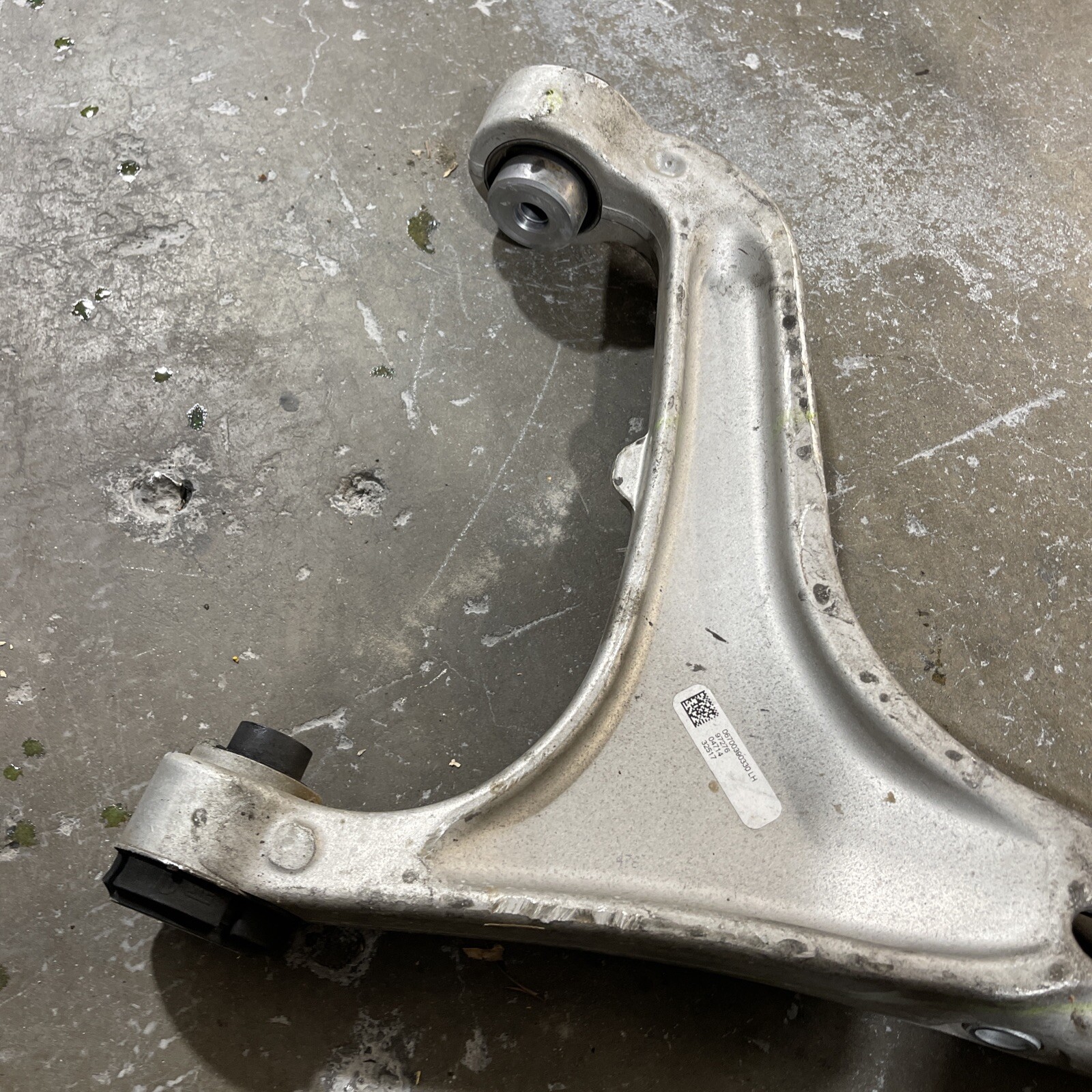 2014-18 MASERATI GHIBLI  DRIVER FRONT LEFT LOWER CONTROL ARM 670007180