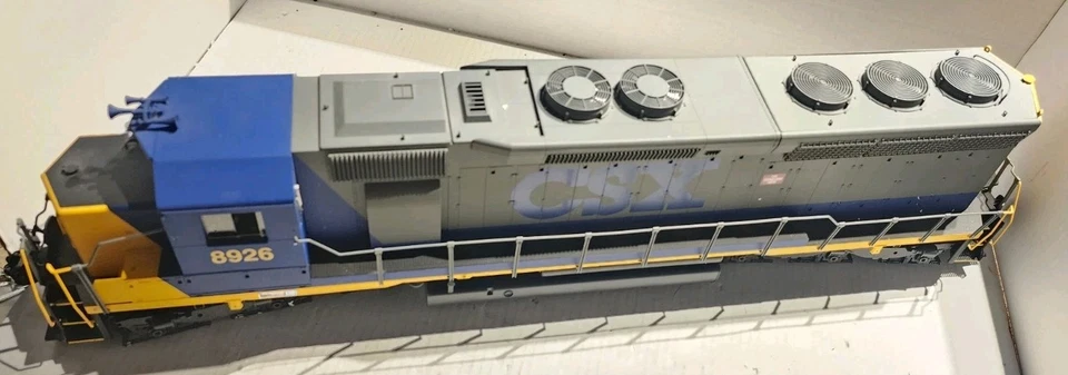 Aristo-Craft G Scale SD45 Diesel Locomotive CSX #8926 DCC Ready - Image 3 of 4