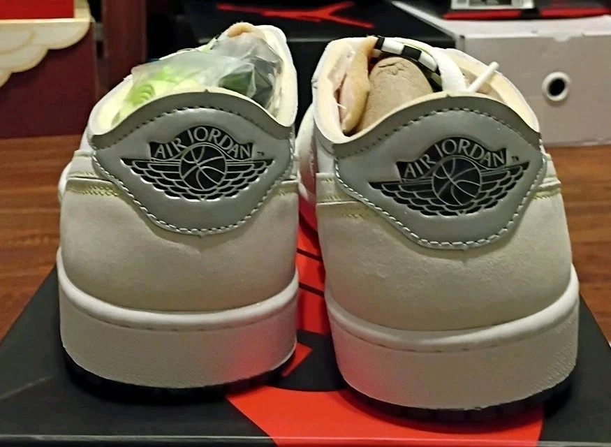 Talla 8.5 - Air Jordan 1 Retro OG Low Ghost Green Foto 4 de 4