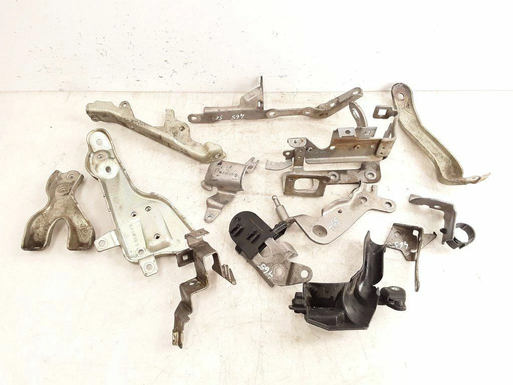 Mercedes Benz C180 W204 2012 2.1cdi 88kw other engine bracket 