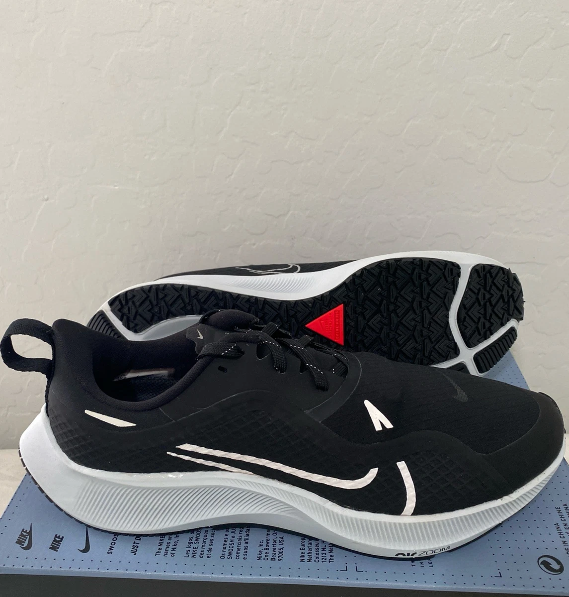 NIKE AIR ZOOM PEGASUS 37 SHIELD WEATHER-GEAR BLACK WHITE  display picture 3