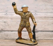Vintage Auburn Rubber Toy Soldier US Army Bomb Grenade Thrower Infantry 1940 WW2