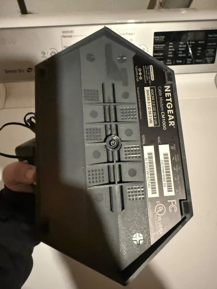 Netgear CM1100 DOCSIS 3.1 Multi-Gig Cable Modem - Image 4 of 4
