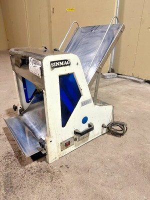 SINMAG C-TOP ELECTRIC 3/8'' BREAD/BUN SLICER MACHINE WITH BREAD ADJUSTABLE HIGH