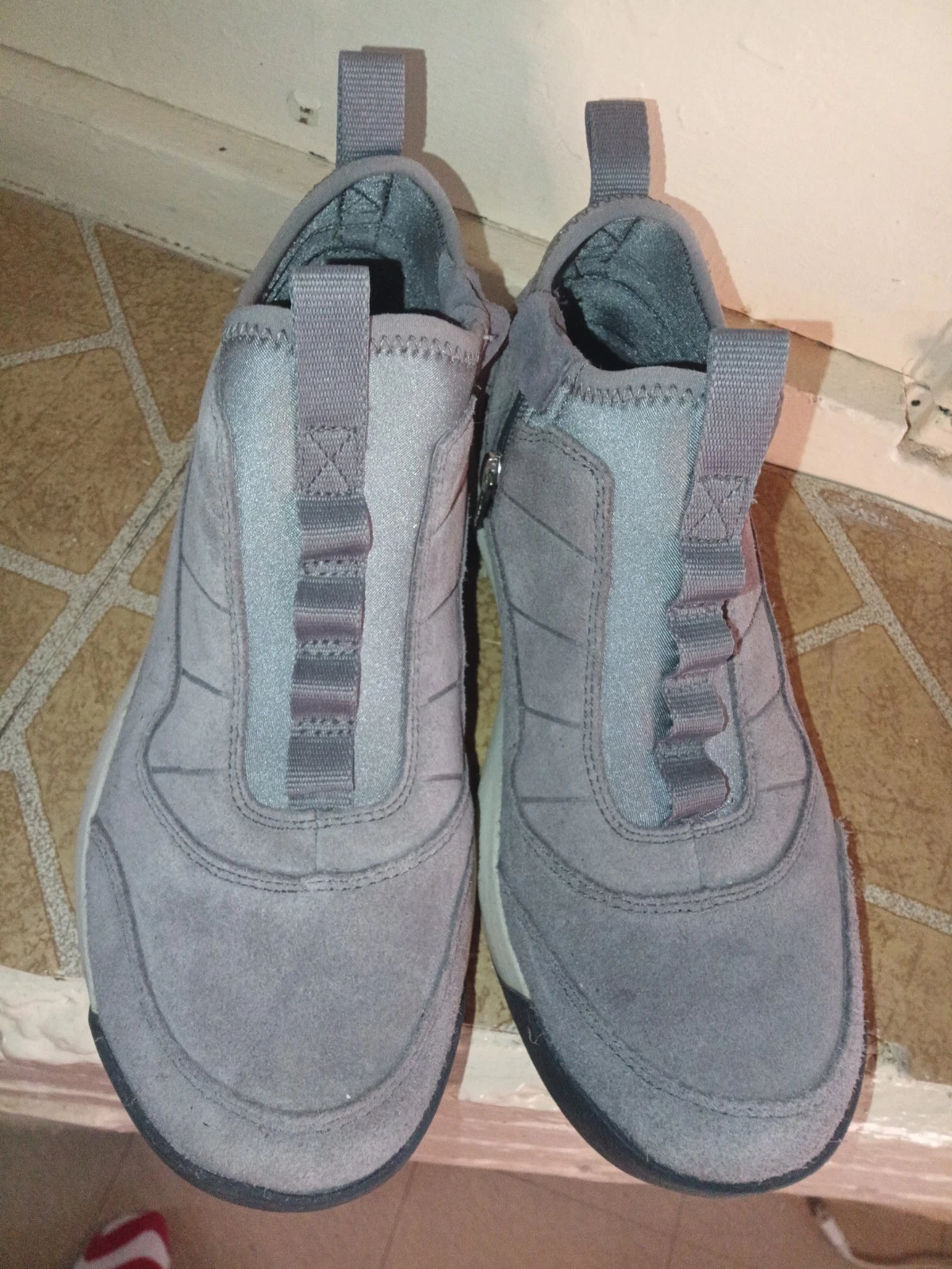 LL Bean Vista Mid Pull On Ankle Boots Women's Size 8 Gray Outdoor Hiking Booties