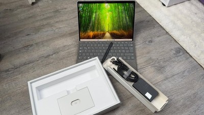  Microsoft Surface Pro 9, 12th Gen, Intel i7, 32GB RAM, 2 TB, Win11 Pro + Keyboa