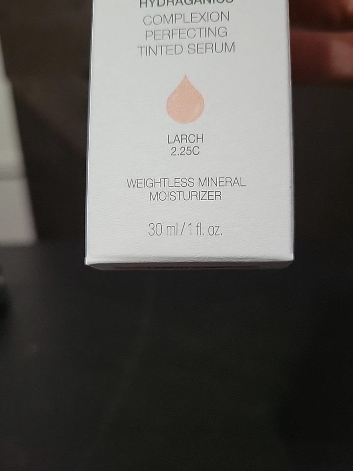 OGEE Weightless Mineral Moisturizer Complextion Perfecting Tinted Serum Larch  - Image 3 of 4