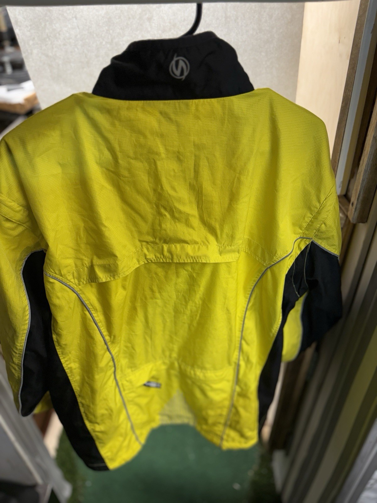 illumiNITE reflective jacket Size Medium - image 5