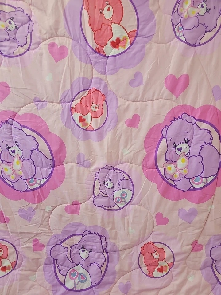 Edredón doble Care Bears rosa y púrpura corazones mariposas 2004 64" × 86"  Foto 4 de 4