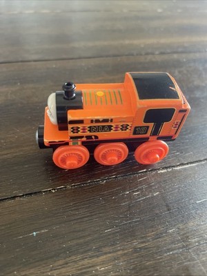 Thomas & Friends Wooden Railway Train Engine Nia