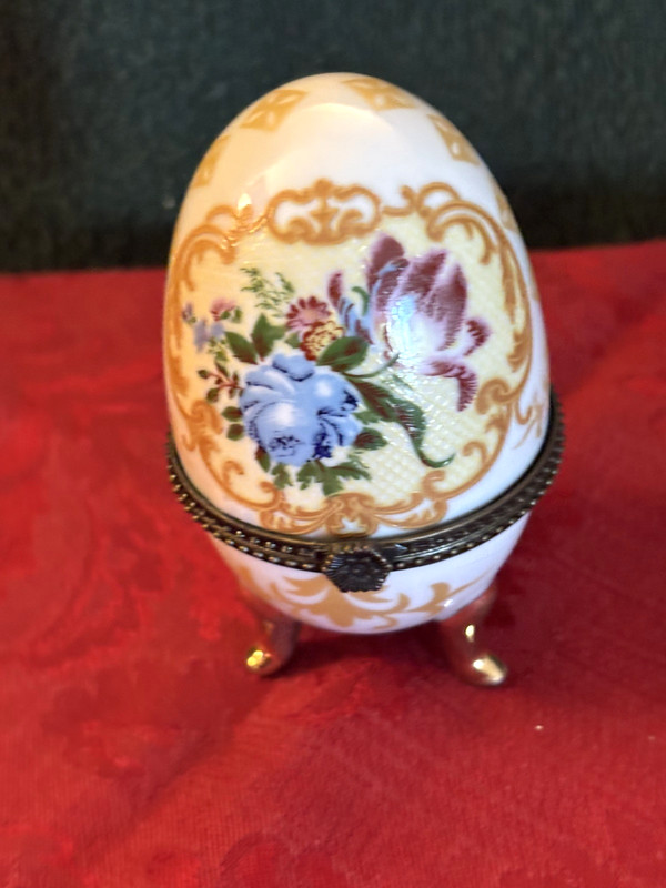 Limoges Hand Painted Egg Floral Design 22KT Gold Painted Legs Displayed Only!