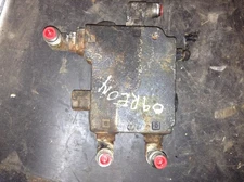 Gehl 6640 Hydraulic Valve - Used | P/N 38055310