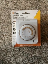 Woods 50021 Indoor Appliance Timer 24-Hour Plug-In Dial Light Control CFL LED 