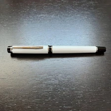 PILOT Grance Fountain Pen FGRC-8SR-SUZ EF - Elegant Pearl White Design