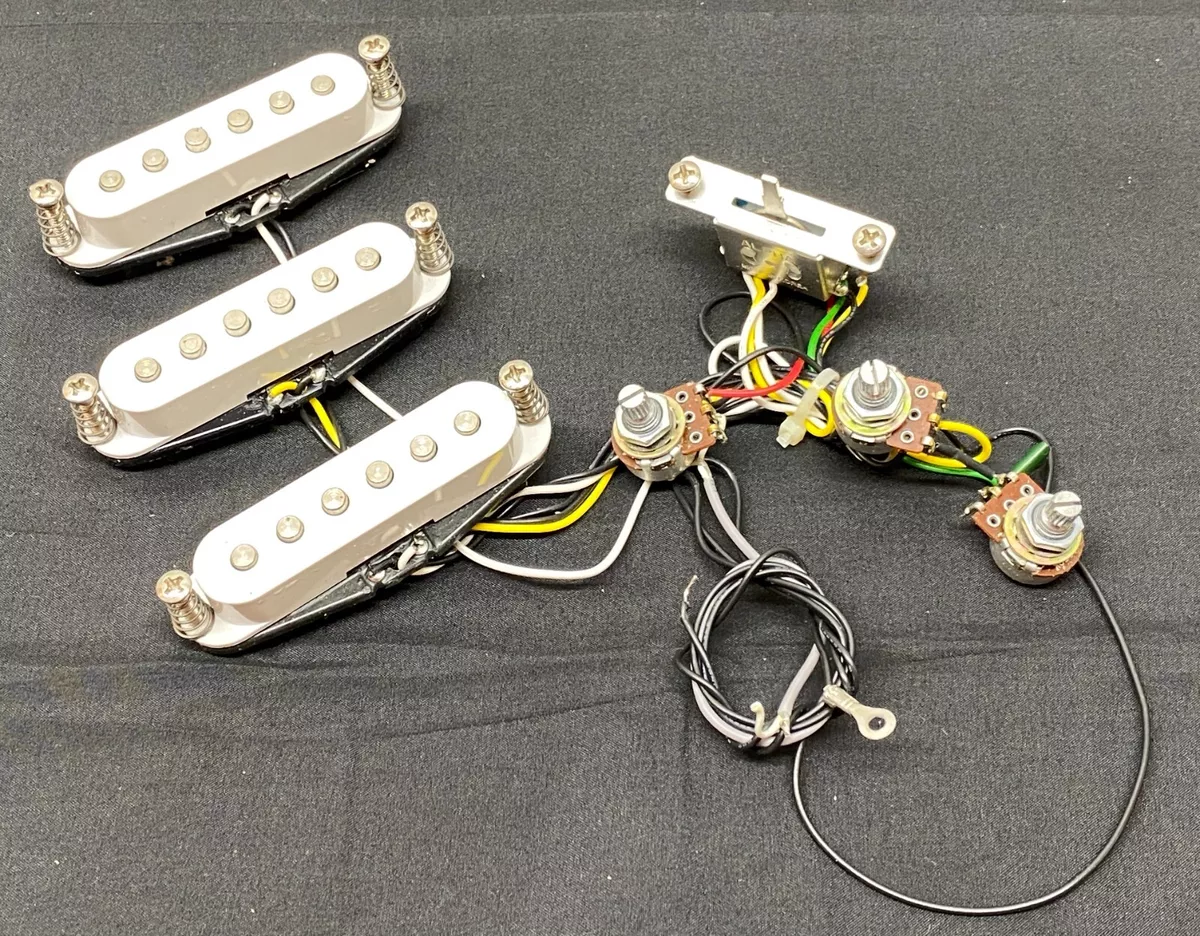 Fender Squier WIRED PICKUP SET w Pots Switch for Strat Stratocaster Pickguard