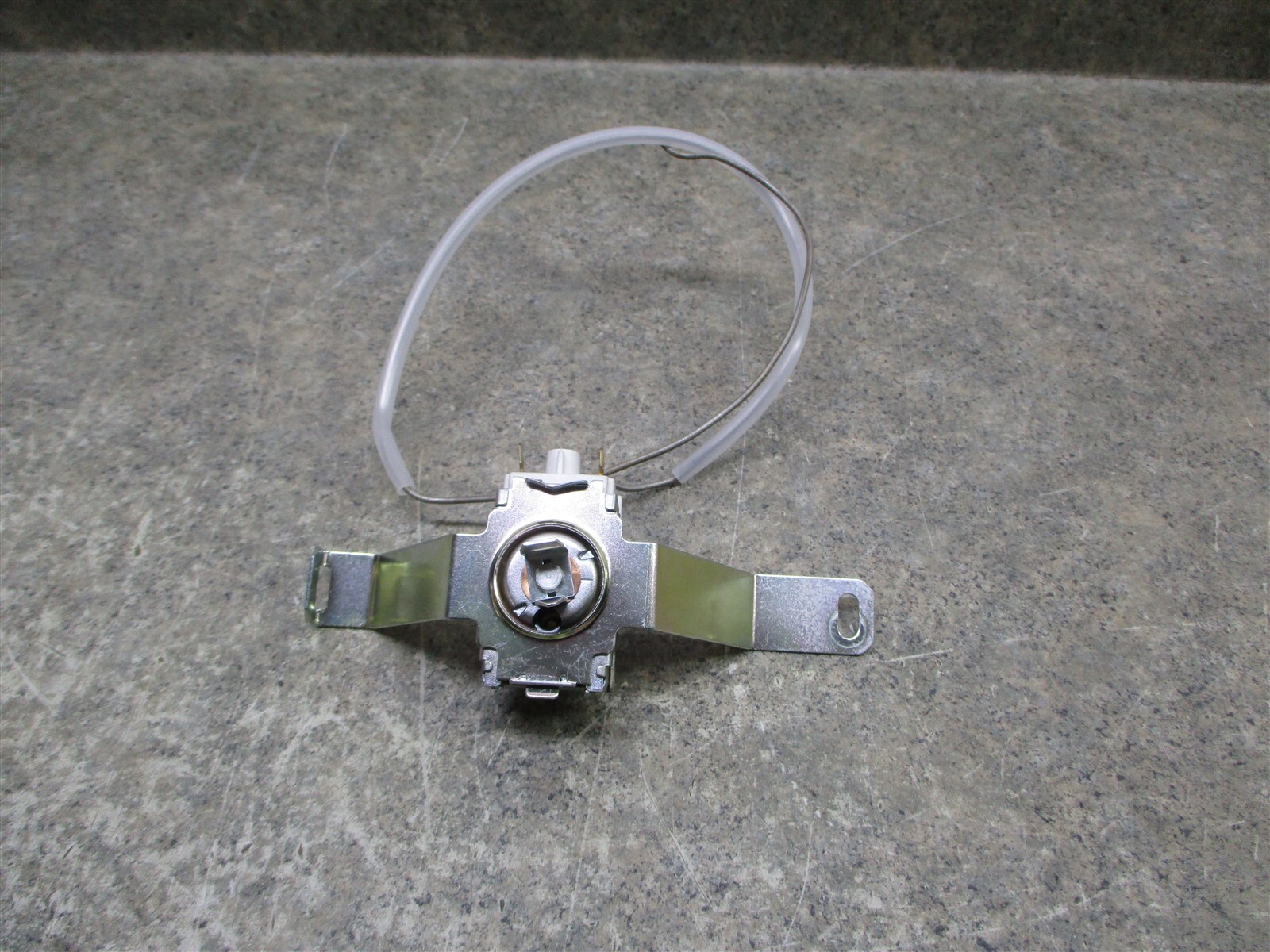 WHIRLPOOL REFRIGERATOR THERMOSTAT WIRE PART # 2210491