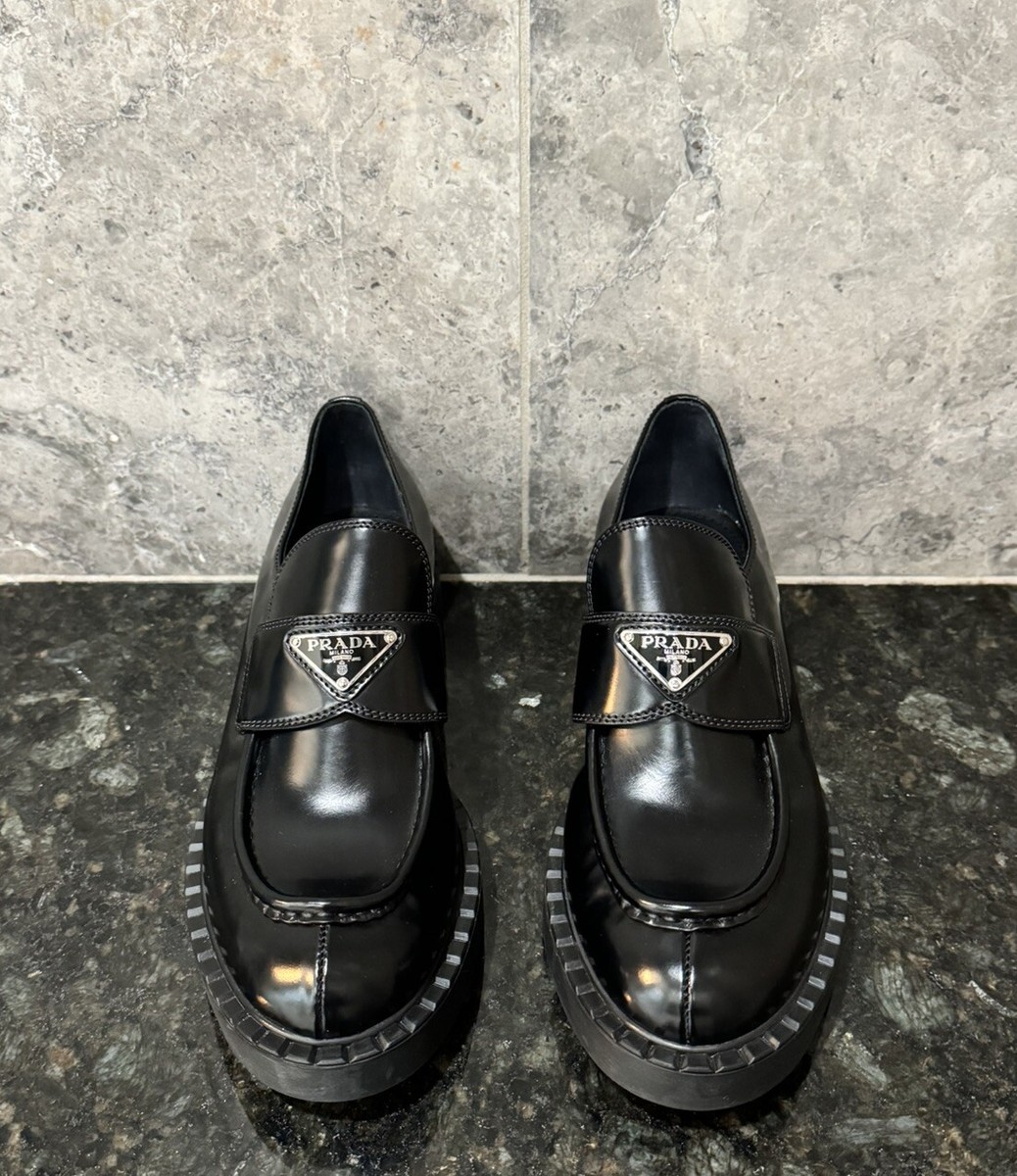 ローファー・オックスフォード PRADA | Chocolate triangle logo brushed leather loafers Prada Leather Triangle Logo Loafers | Neiman Marcus