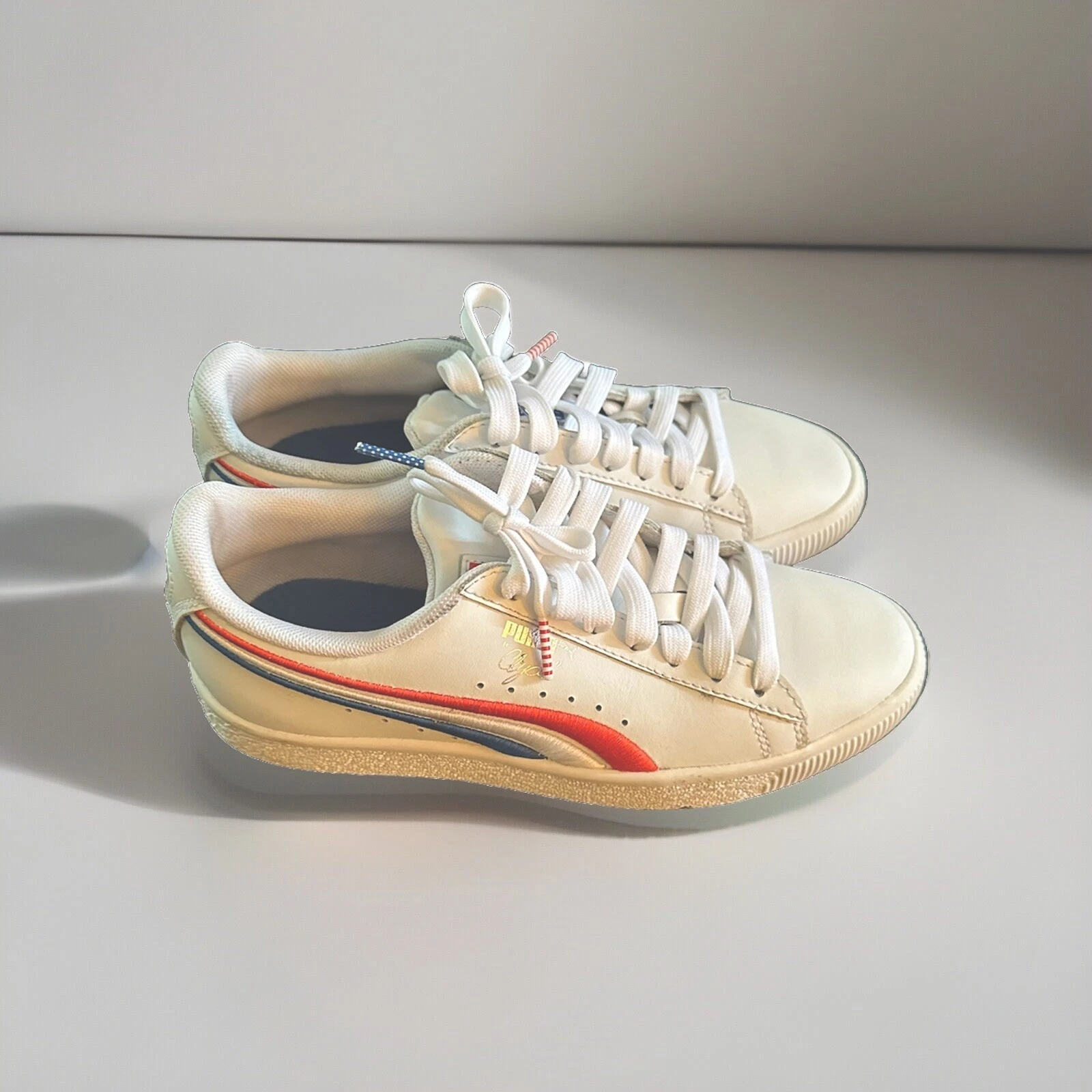 Sneakers unisex taglia 5C Puma Clyde 4 luglio scarpe casual per bambini bianche