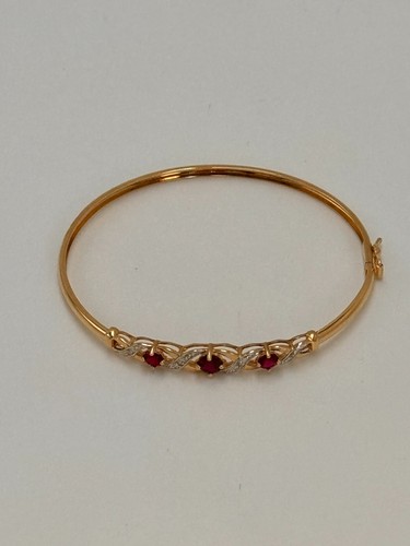 Elegant 9ct Yellow Gold Created Ruby Bangle - Stunning and Sophisticated - Picture 10 of 14