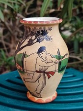 ANCIEN PETIT VASE CÉRAMIQUE BASQUE GAÏTAUD JOUEUR PELOTE CHISTERA 12 CM