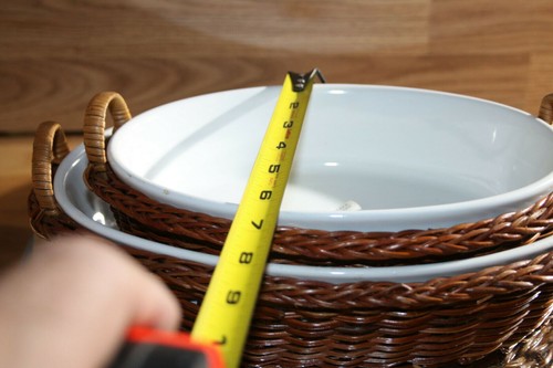 Glazed Stoneware Oval White 8" & 10" Casseroles Oven Dish Wicker Basket Set Of 2 - Picture 9 of 12