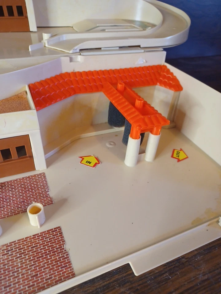 1979 Hot Wheels Service Center Sto N Go Playset. Leia a descrição. - Imagem 2 de 4