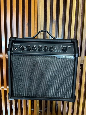 Line 6 Spider V 20 Modeling Electric Guitar Amplifier Excellent!!