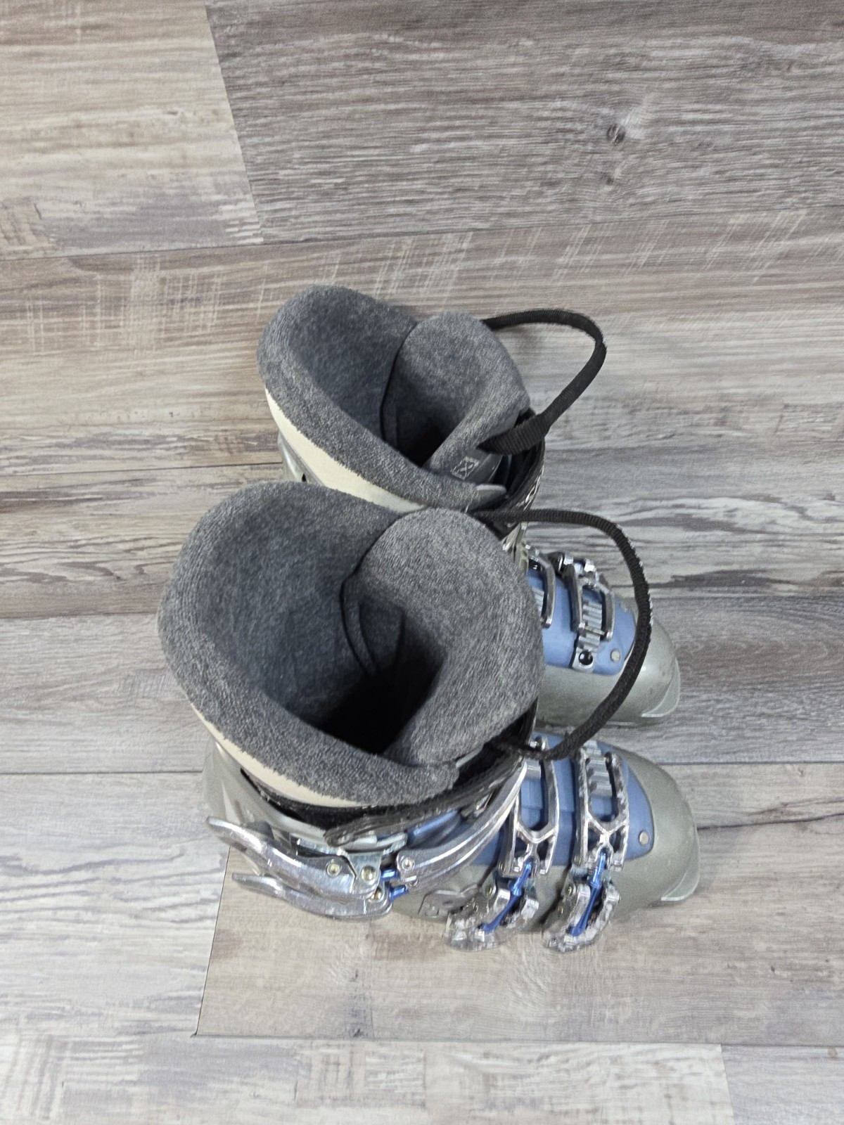 Scarponi da sci downhill donna Salomon Irony 660. Stivali Mondopoint 23 277mm